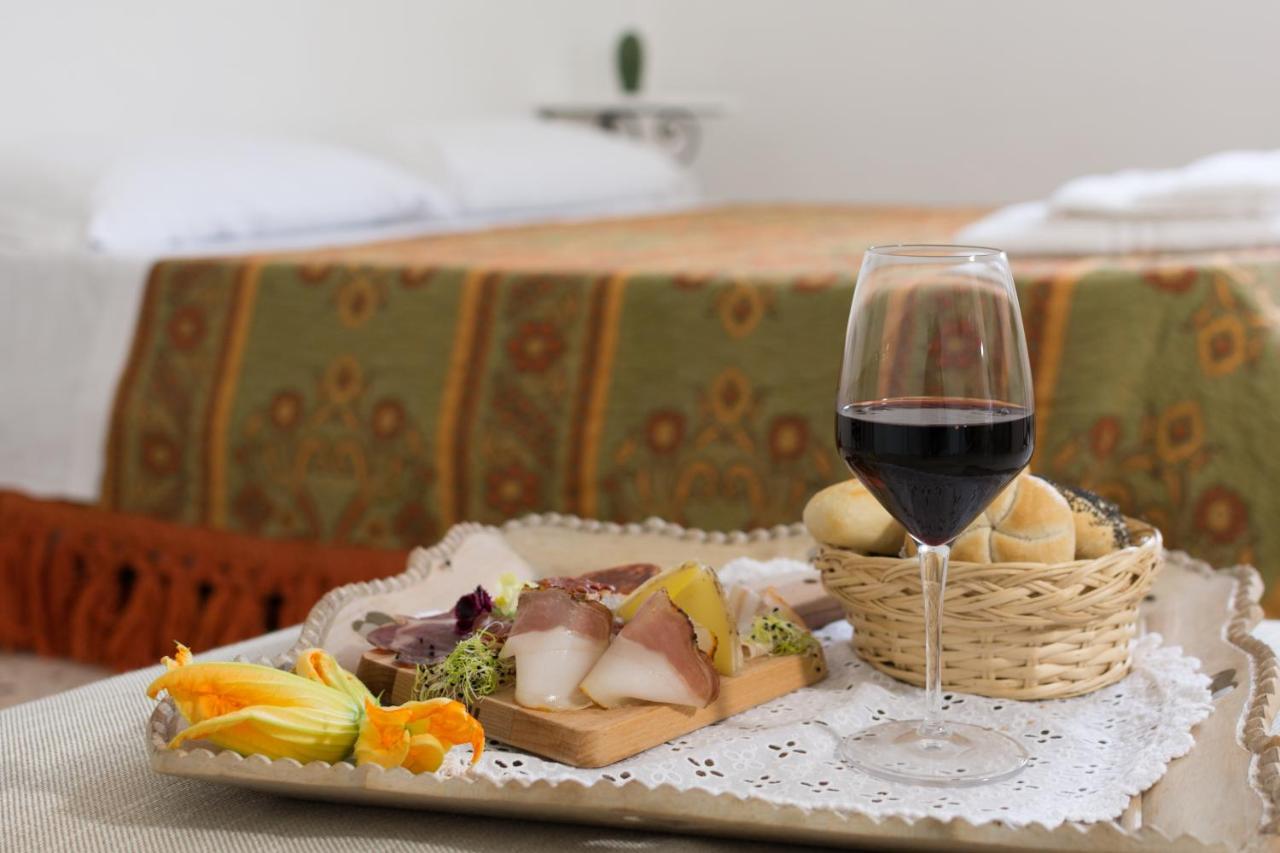 Agriturismo Di Serragiumenta 奥托蒙第 外观 照片